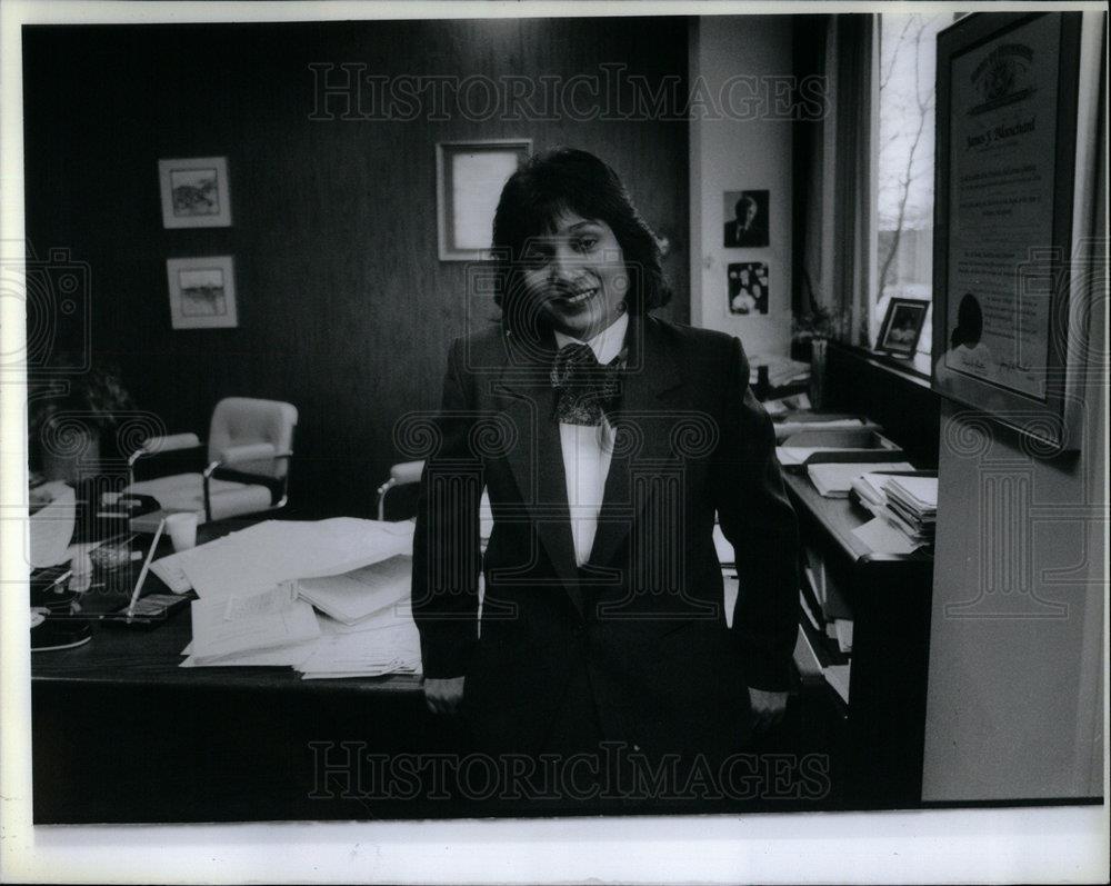 1990 Press Photo Raj Wiener Public Health Director - DFPD57653 - Historic Images