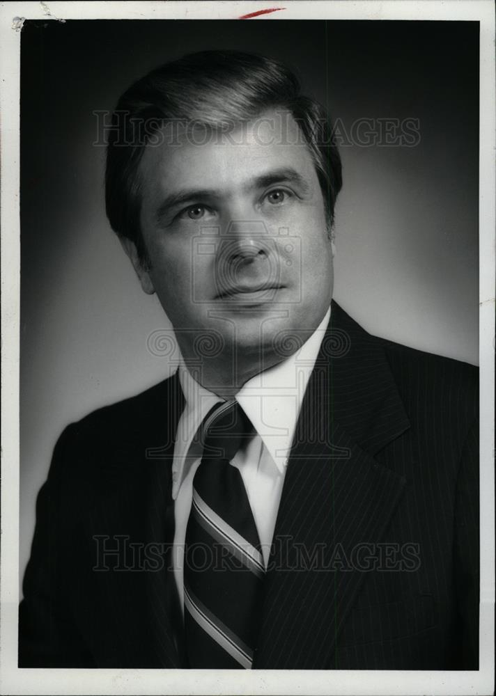 1993 Press Photo Gerald A.Tarqulnlo Executive Rochester - dfpd39051 - Historic Images