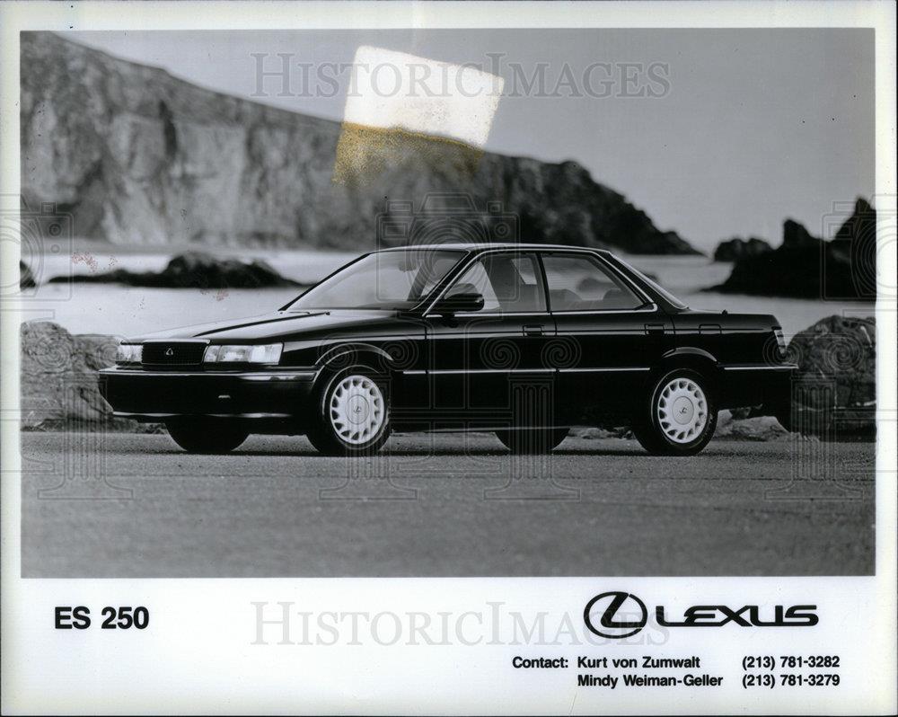 1990 Press Photo Lexus ES 250 car - DFPD73265 - Historic Images