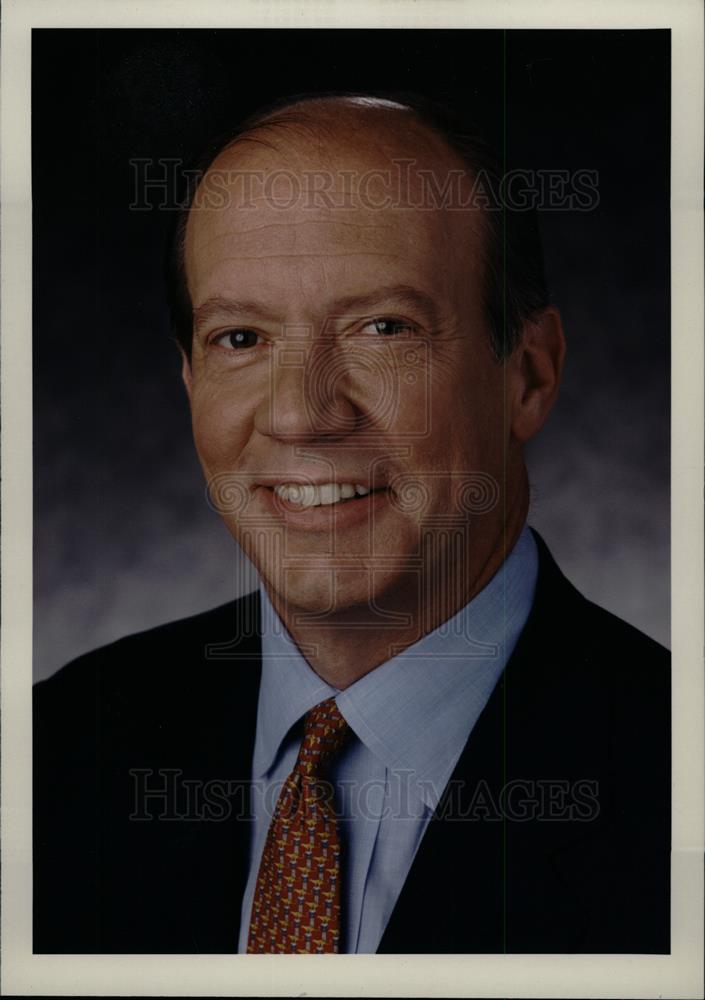 2000 Press Photo William Wicker Texaco Inc. - dfpd35759 - Historic Images