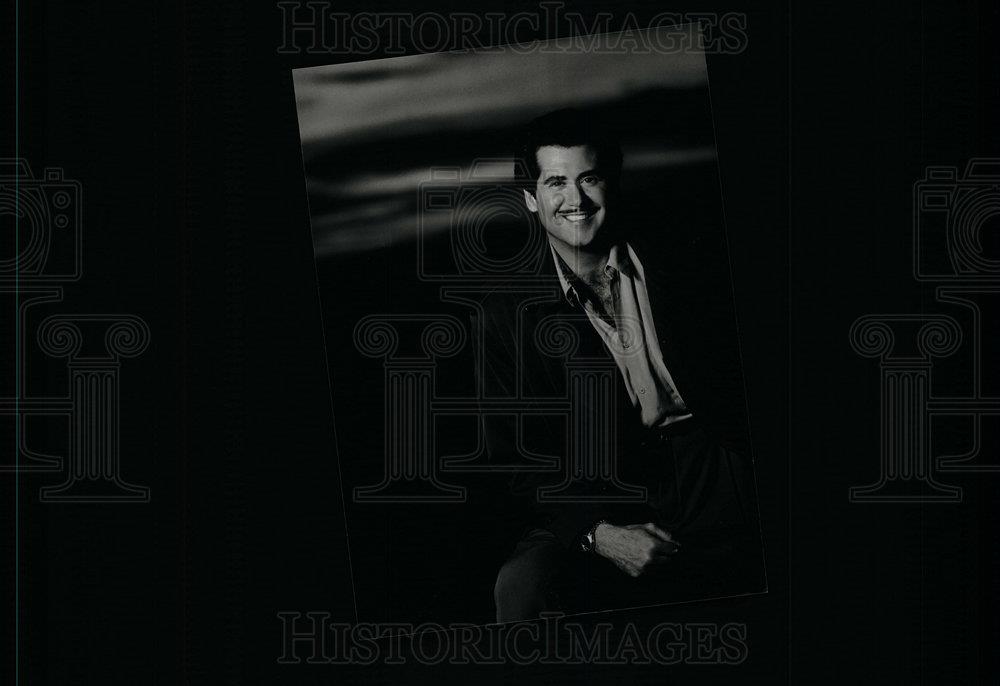 1997 Press Photo Wayne Newton - dfpd28255 - Historic Images