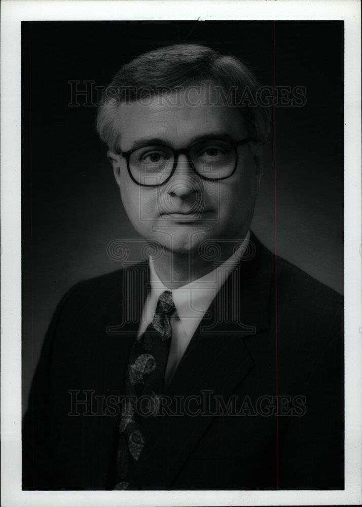 1992 Press Photo Thomas M. Neilsen Kmart President - dfpd26449 - Historic Images