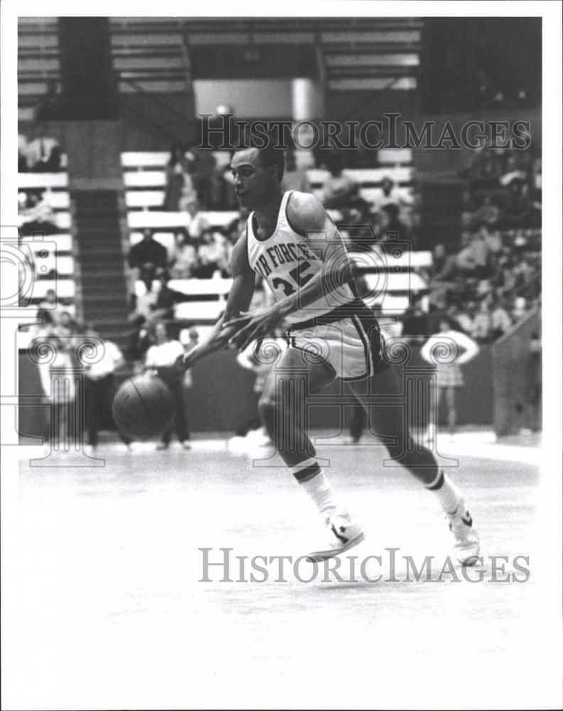 1981 Press Photo Rick Simmons Air Force Basketball - RRQ19205 - Historic Images