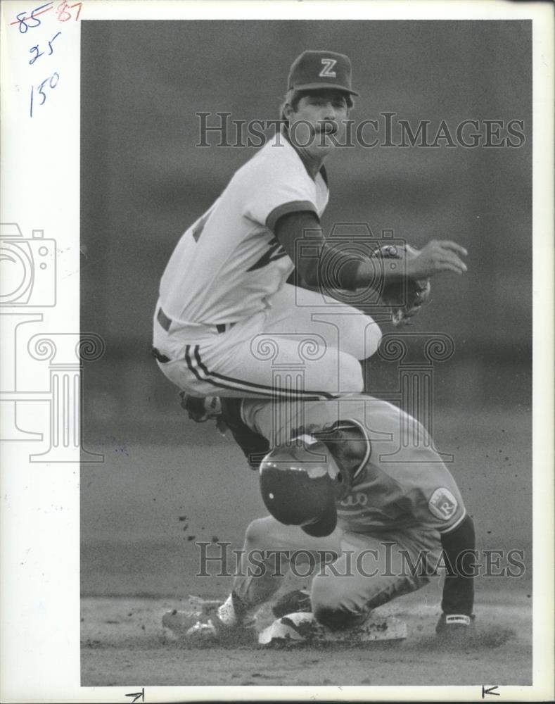 1988 Press Photo Keith Smith Nick Capra Baseball - RRQ19585 - Historic Images