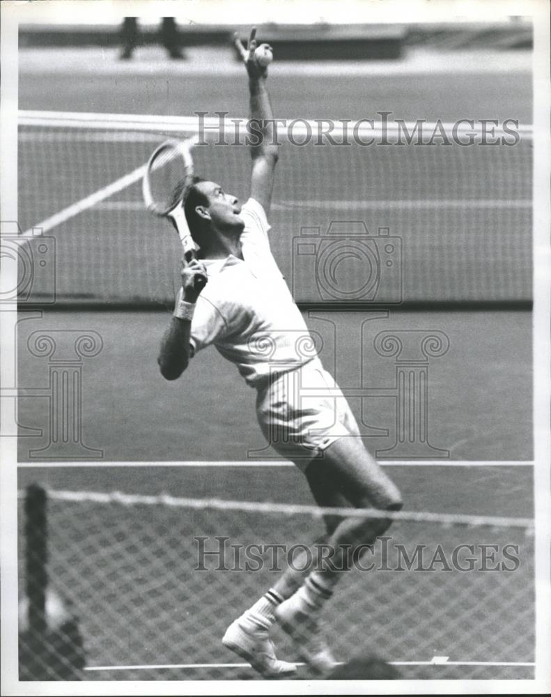 Press Photo Tennis Star Fred Stollie Serves Ball - RRQ19765 - Historic Images