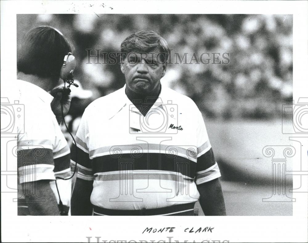 1983 Press Photo Monte Clark Coach Detroit Lions NFL - RRQ20683 - Historic Images