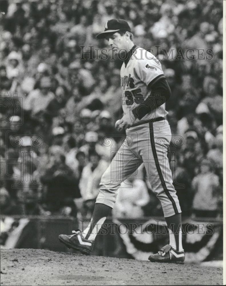 1982 Press Photo Los Angeles Angels Pitcher Tommy John - RRQ22039 - Historic Images