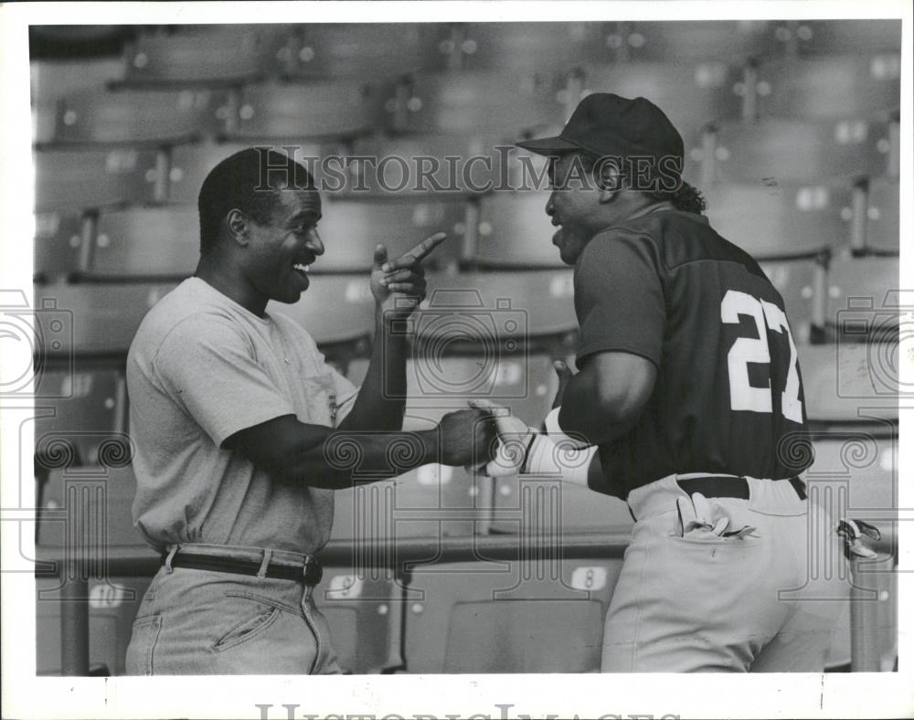 1991 Press Photo Detroit Tony Phillips Yankees Mel Hall - RRQ22235 - Historic Images