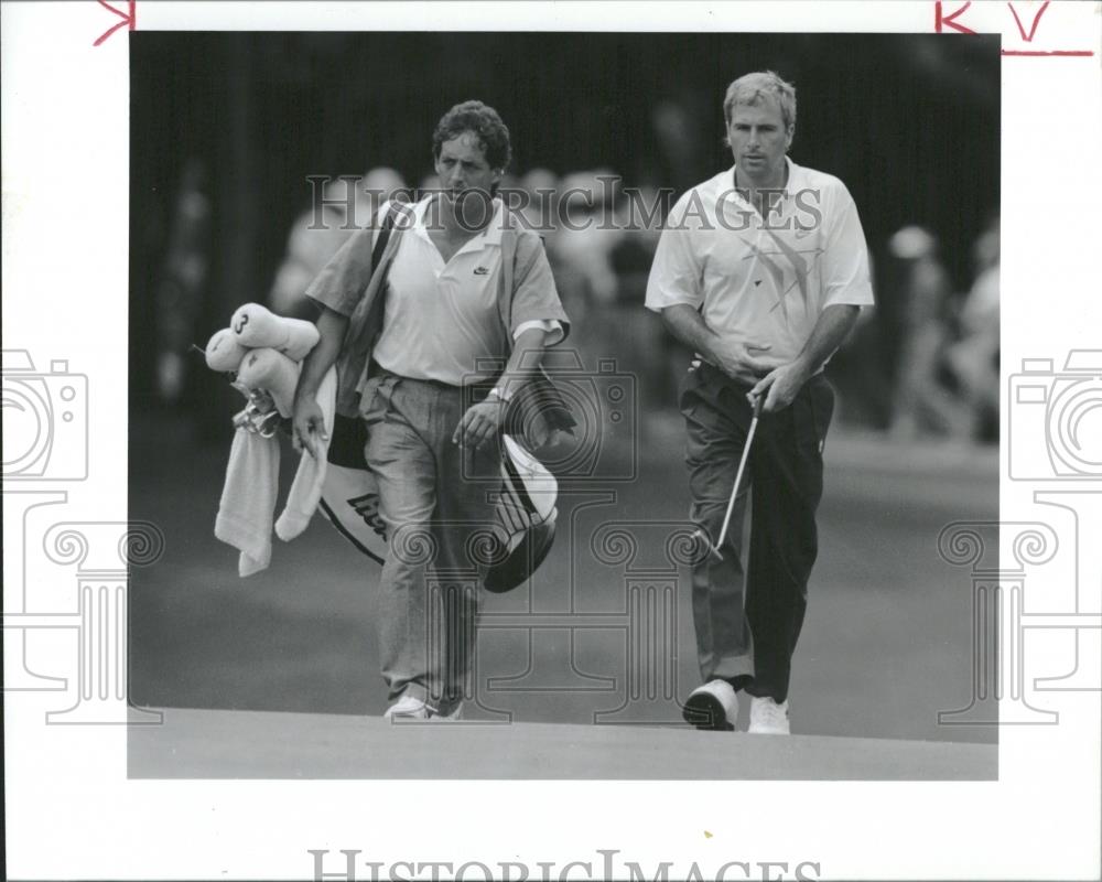 1990 Press Photo Western Open Curtis Caddie Edge - RRQ22909 - Historic Images