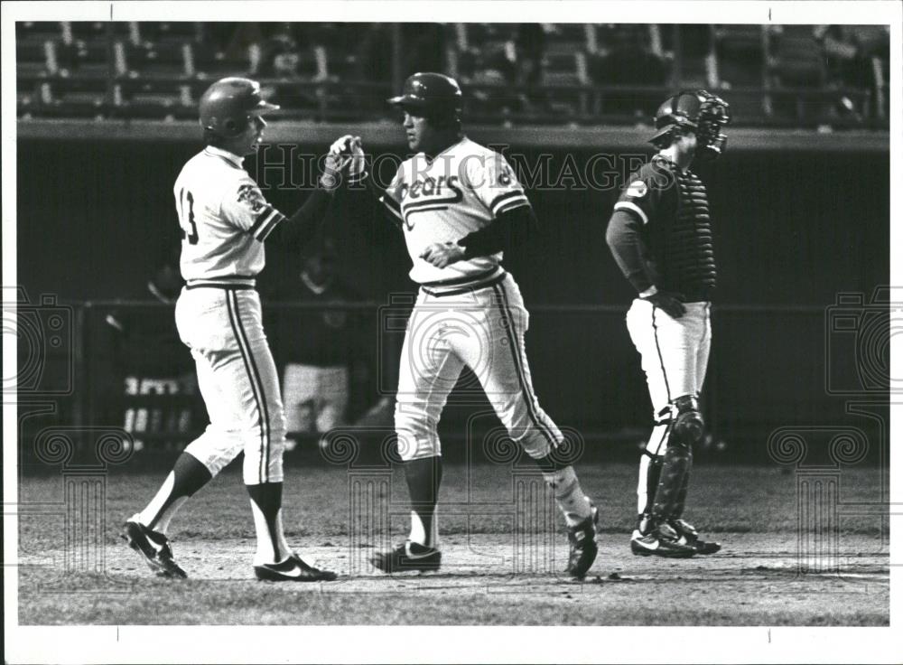 1982 Press Photo Dennis Littlejohn Pete Mackanin Bears - RRQ23277 - Historic Images