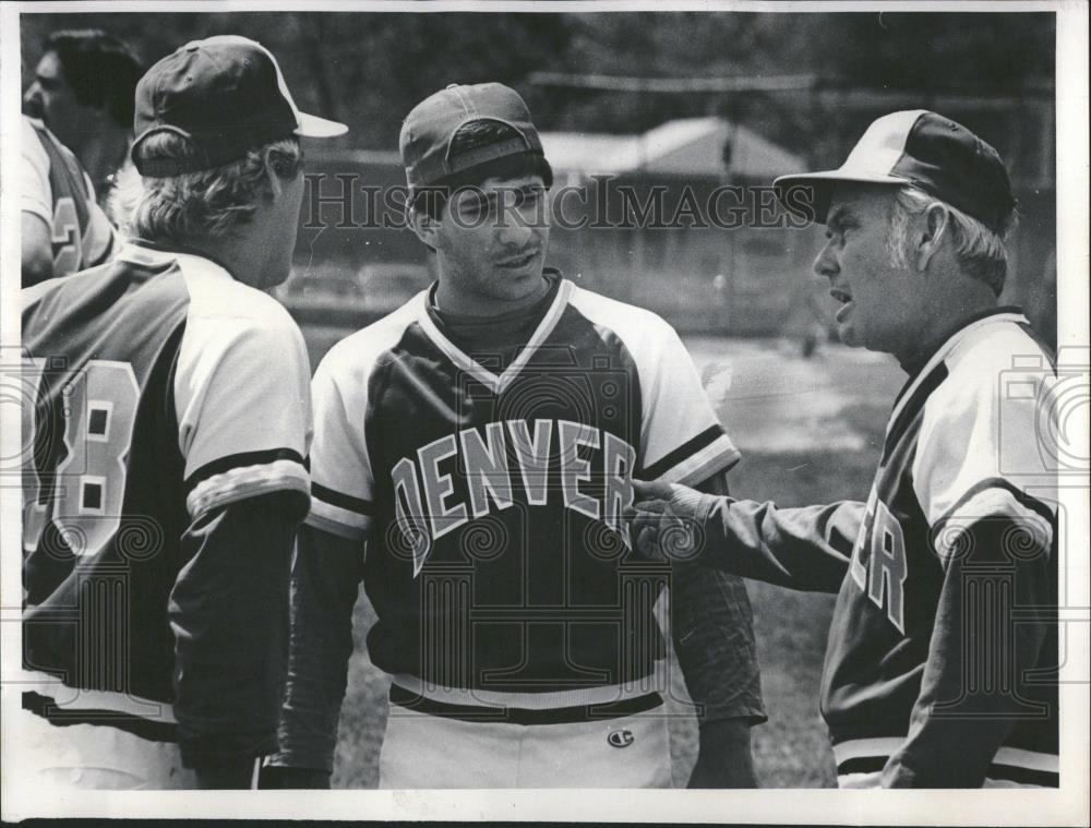 1981 Press Photo Coach Jack Rose Glen Keith Denver - RRQ23285 - Historic Images