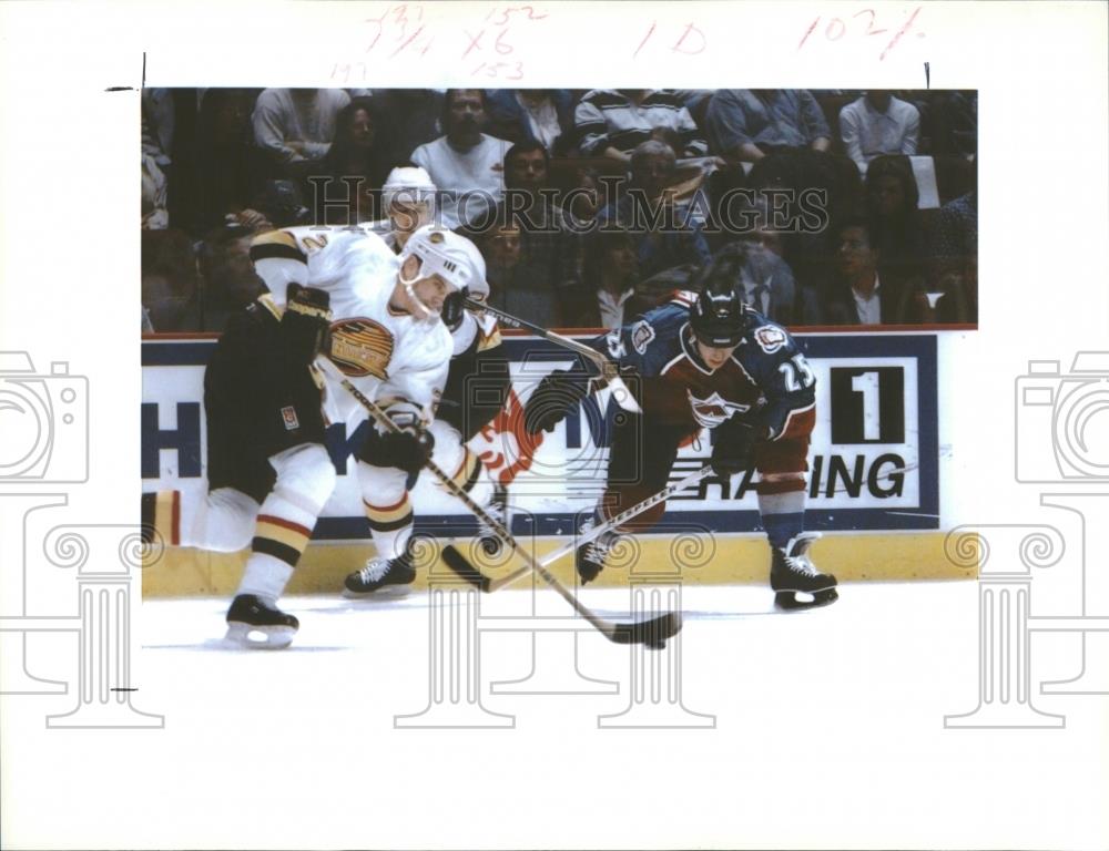 1996 Press Photo Colorado Avalanches Mike Keane - RRQ23361 - Historic Images