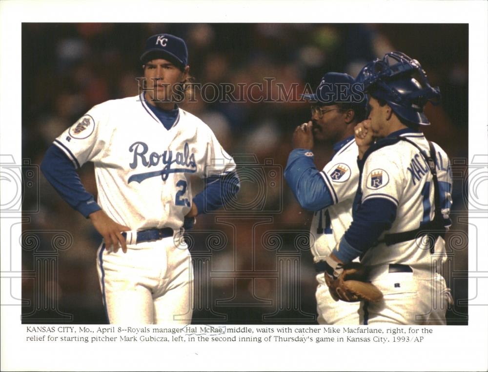 1993 Press Photo Hal McRae Pitcher Mark Gubicza MLOF - RRQ25197 - Historic Images