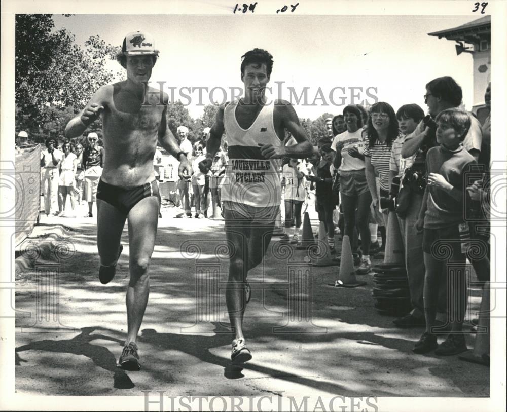 1984 Press Photo John Howard Steve Smith Wash Park Time - RRQ25301 - Historic Images