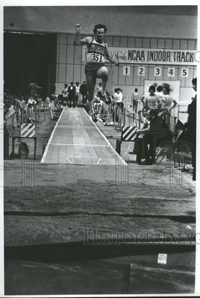 1981 Press Photo Players running NCAA indoor track Cobo - RRQ26829 - Historic Images