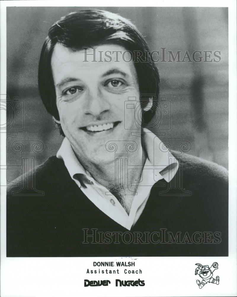 1981 Press Photo Donnie Walsh Basketball Coach - RRQ28357 - Historic Images