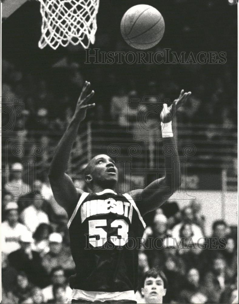 Press Photo Ernest Nzigamasabo basketball player athlet - RRQ28377 - Historic Images