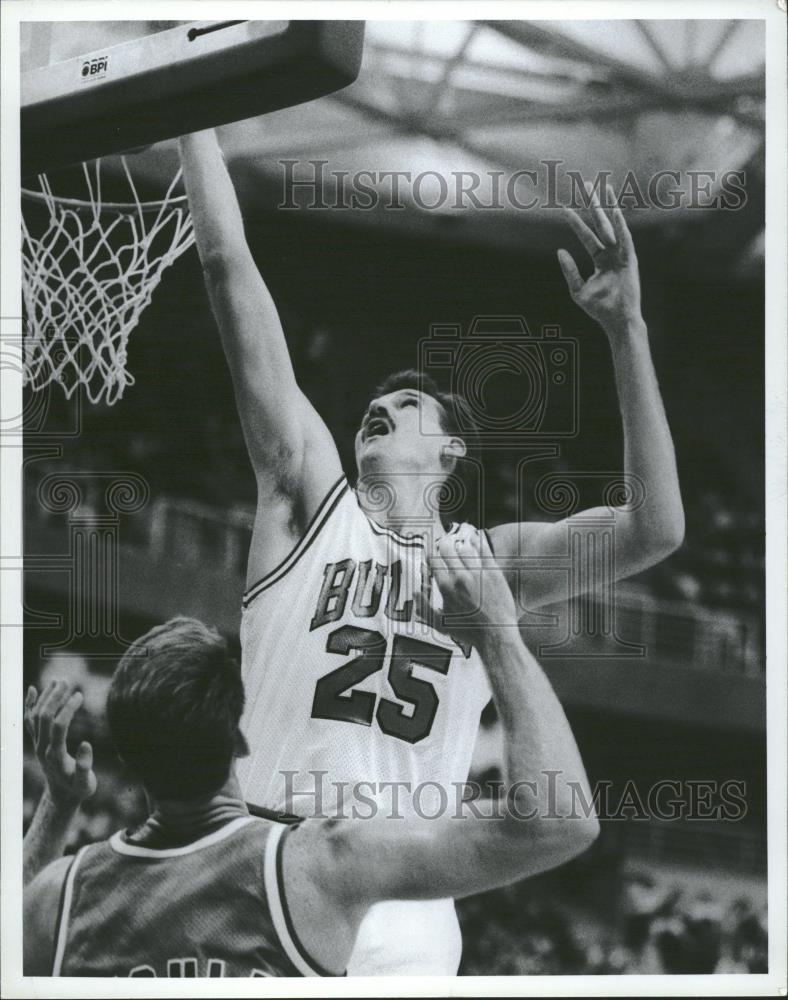 Press Photo Chuck Nevitt Chicago Bulls basketball NBA - RRQ28407 - Historic Images