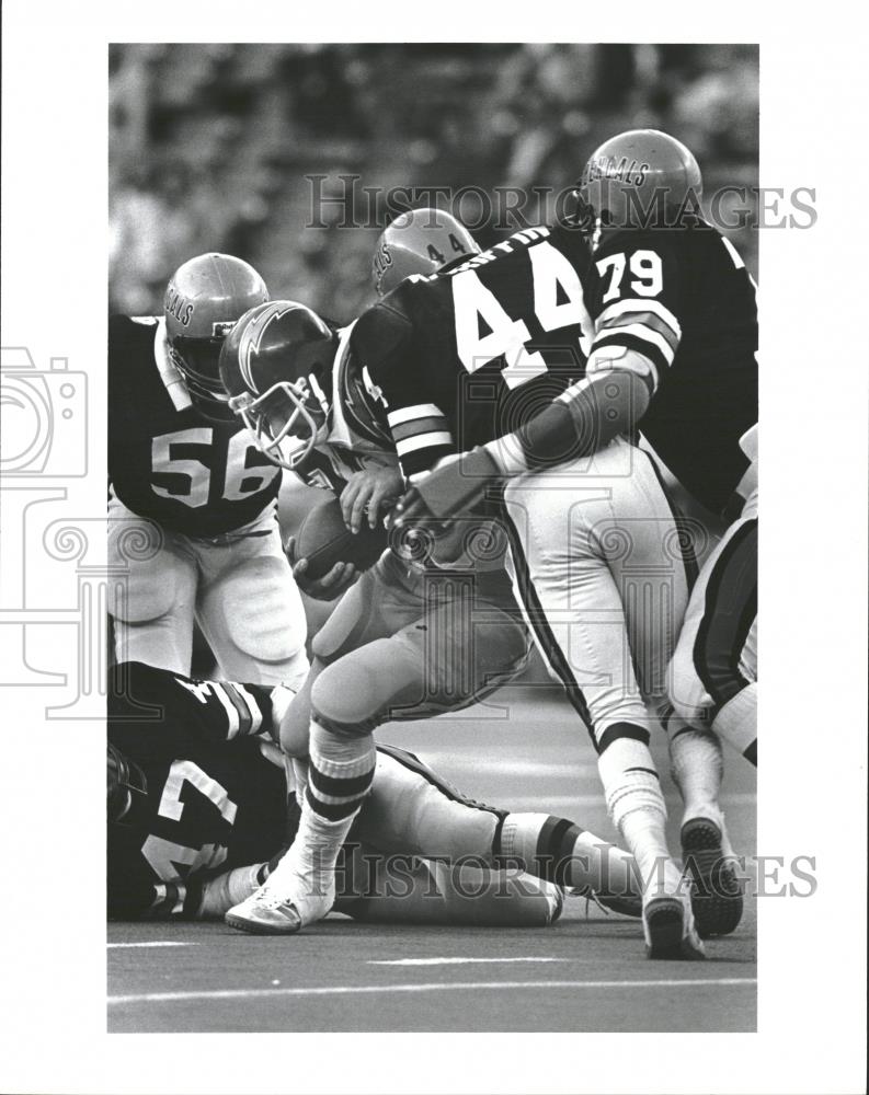 San Diego Charger running back John Cappelletti shown Sept. 3, 1980 in  action. (AP Photo/Lenny Ignelzi Stock Photo - Alamy