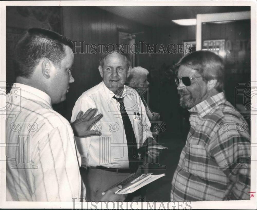 1990 Press Photo Governor Candidate Fob James with Others - abna35955 - Historic Images