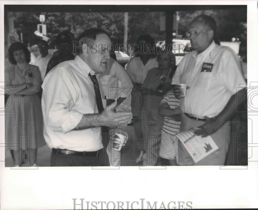 1990 Press Photo Candidate for Governor Fob James in Irondale, Alabama - Historic Images