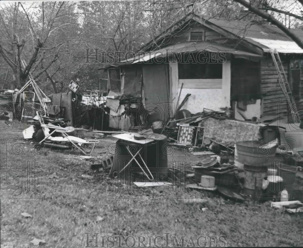 1977 Press Photo Shack Home in Inglenook's Hudson City area of Alabama - Historic Images