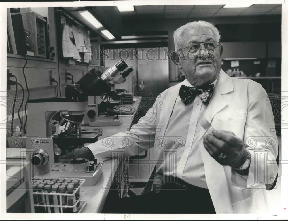 1988 Press Photo Doctor Ben Carraway - abna35992 - Historic Images