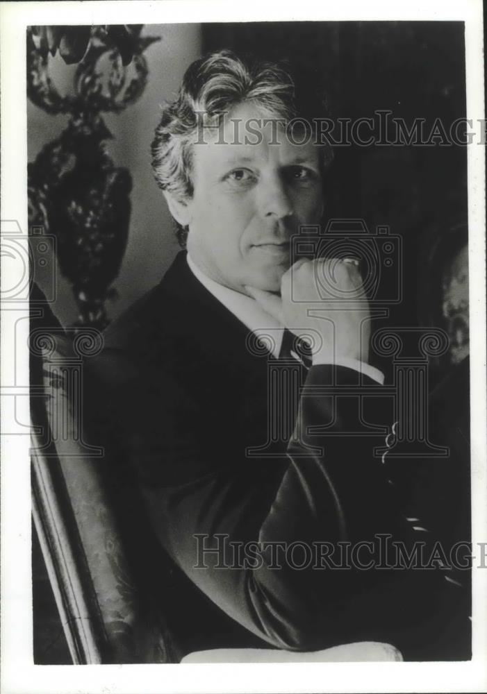 1990 Press Photo Nolar Miller, fashion designer - abna36487 - Historic Images