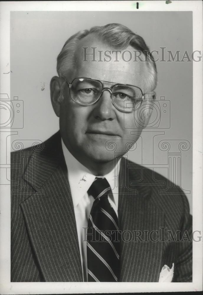 1982 Press Photo Robert E. Mercer, Goodyear Tire &amp; Rubber Co. President - Historic Images