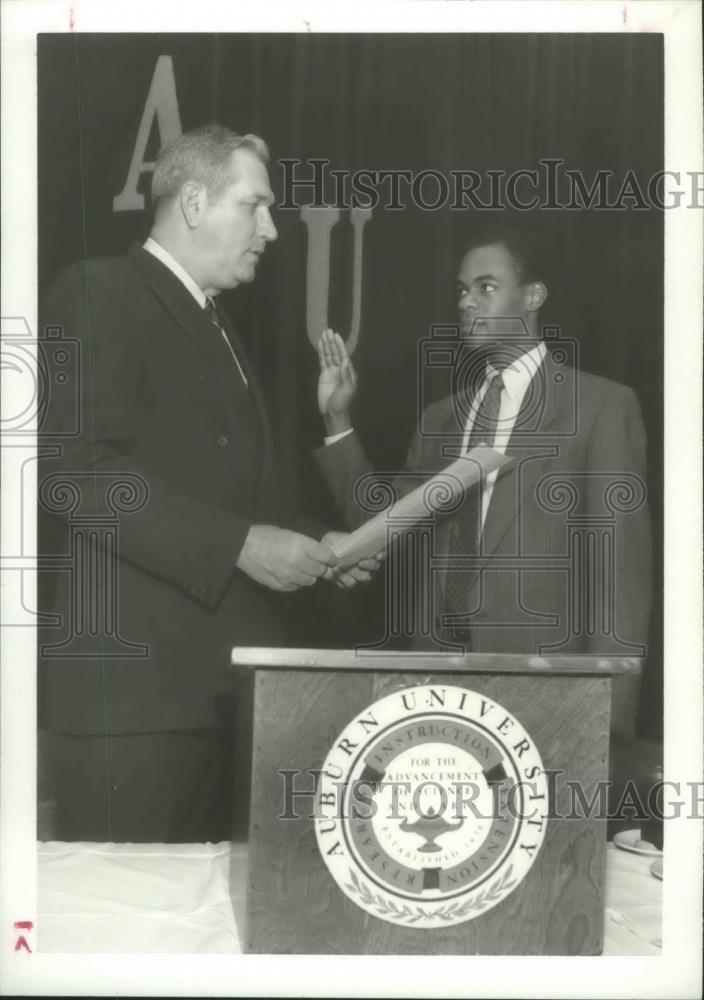 1987 Press Photo Harold Melton, Auburn&#39;s SGA President at University with Other - Historic Images