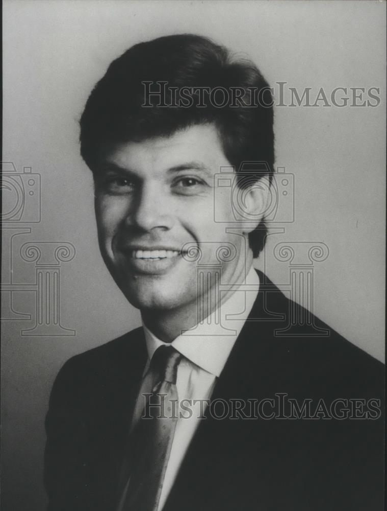 1985 Press Photo Gary Lang, Vice President, Healthcare Services of America - Historic Images