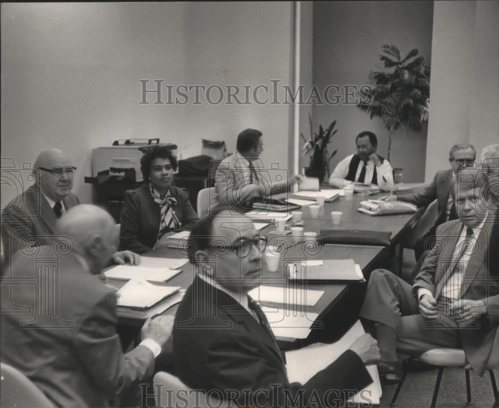 1984 Press Photo Doctor Theron Montgomery, Jackson State President, Others - Historic Images