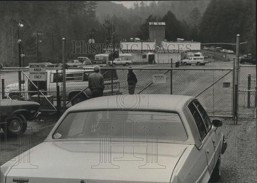 1980 Press Photo Gated Entrance of Mulga Mine, Alabama - abna37377 - Historic Images