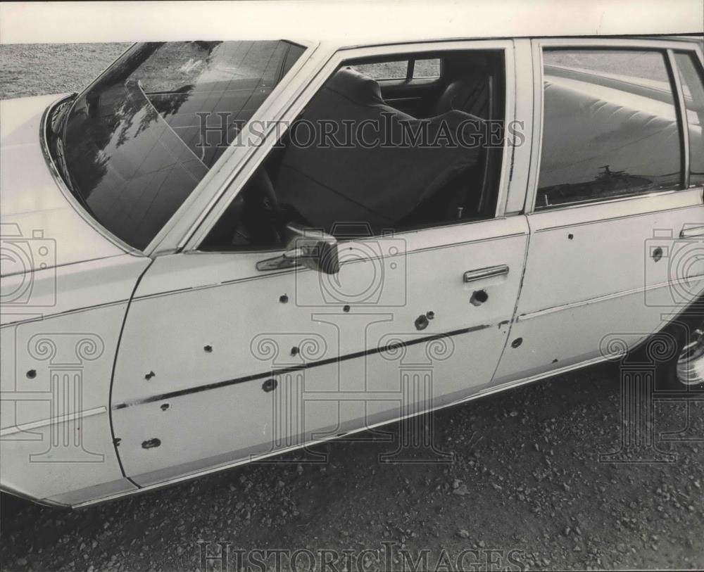 1989 Press Photo Bullet-ridden car of Raymond Mims, drug lord, Alabama - Historic Images