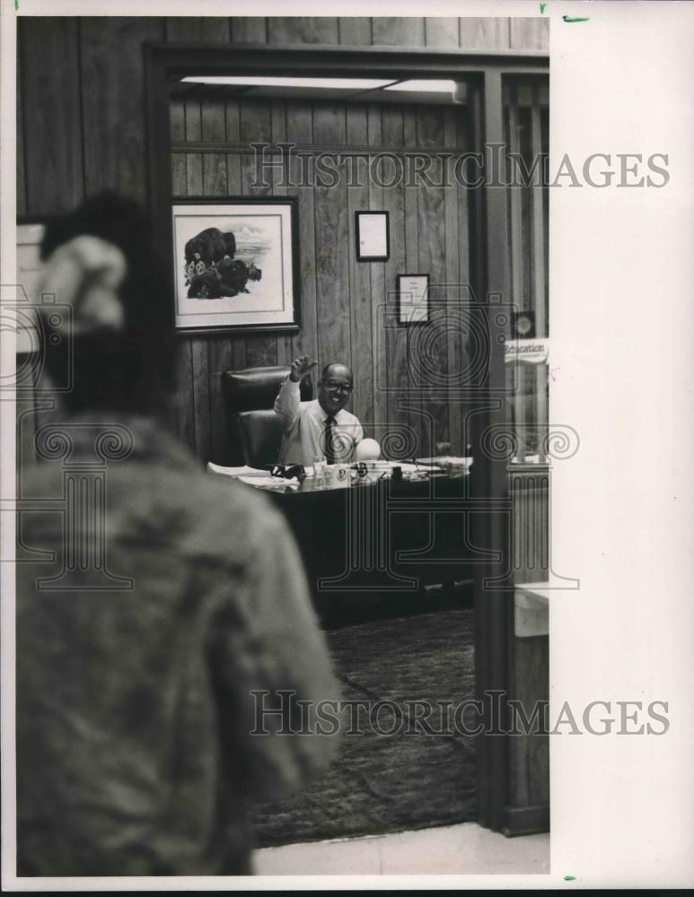 1989 Press Photo Ed Thompson, A.H. Parker High School Principal, Alabama - Historic Images