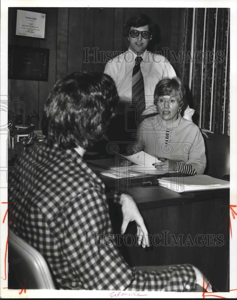 Press Photo Educators Nell Salamone confers with student, with her husband Pat - Historic Images