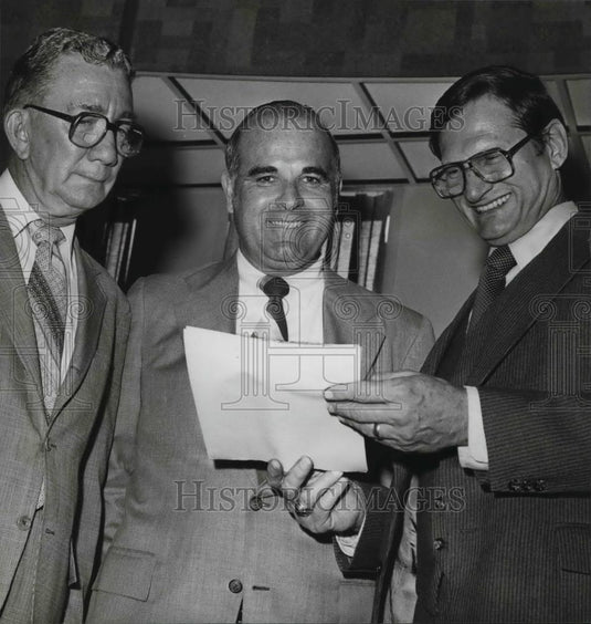 1979 Press Photo Auburn Mayor Don Hayhurst with K. M. Varner, Other at Event - Historic Images