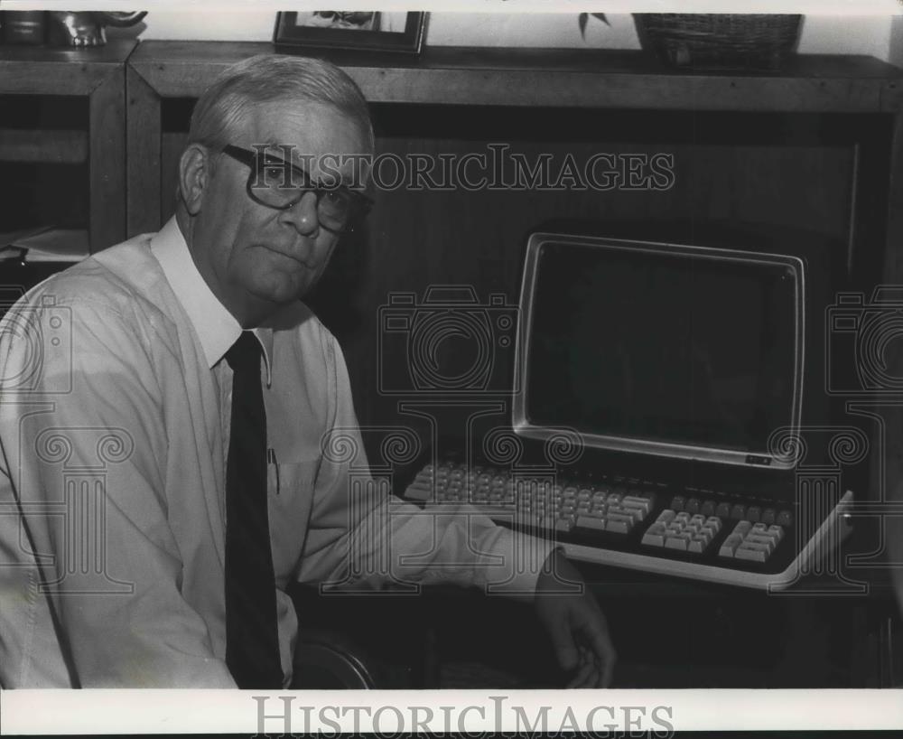 1985 Press Photo J.R. Thompson, Shelby County Tax Assessor - abna39597 - Historic Images