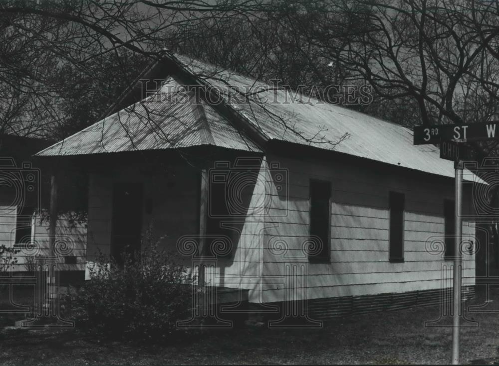 1978 Press Photo siding has been added to this Thomas, Alabama house - abna39622 - Historic Images