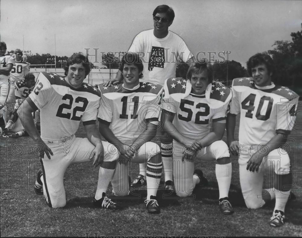 1977 Press Photo South Coach Rick Rhoades with Lead Football Players - abna39792 - Historic Images