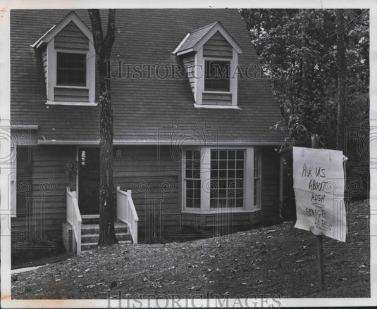 1978 Press Photo Sign in Yard of House in Riverchase - abna39938 - Historic Images