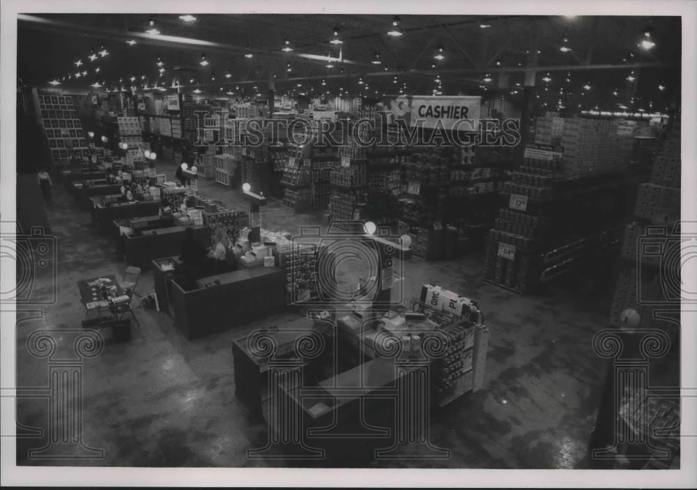 1989 Press Photo Home Quarters Store, Newly Opened, Riverchase - abna39943 - Historic Images