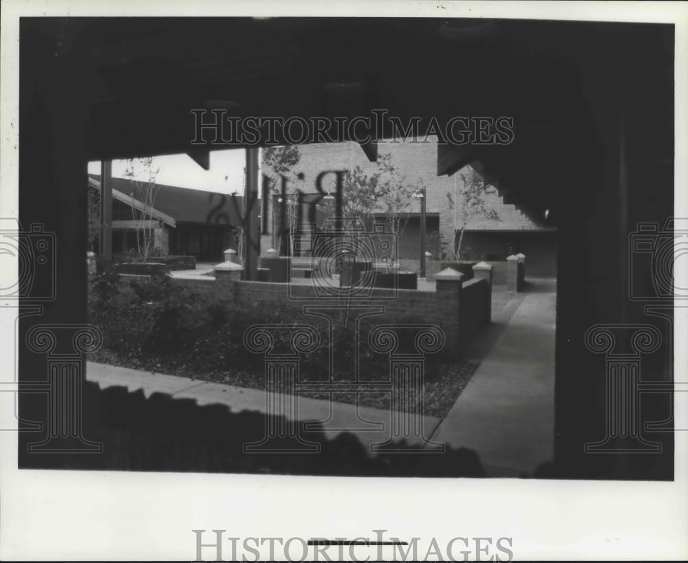 1980 Press Photo View of Loehmann's Village Piazza from Billy's - abna39959 - Historic Images