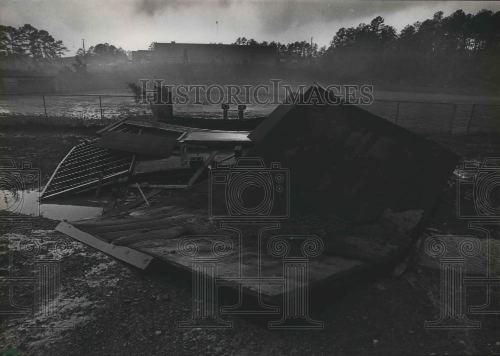 1984 Press Photo Baseball dugout for Fultondale High School&#39;s Tornadoes, Alabama - Historic Images