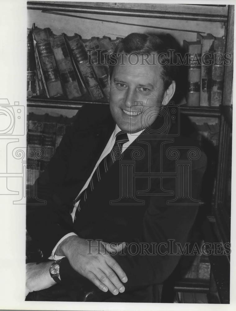 1990 Press Photo Circuit Judge Daniel Rogers Junior - abna40180 - Historic Images