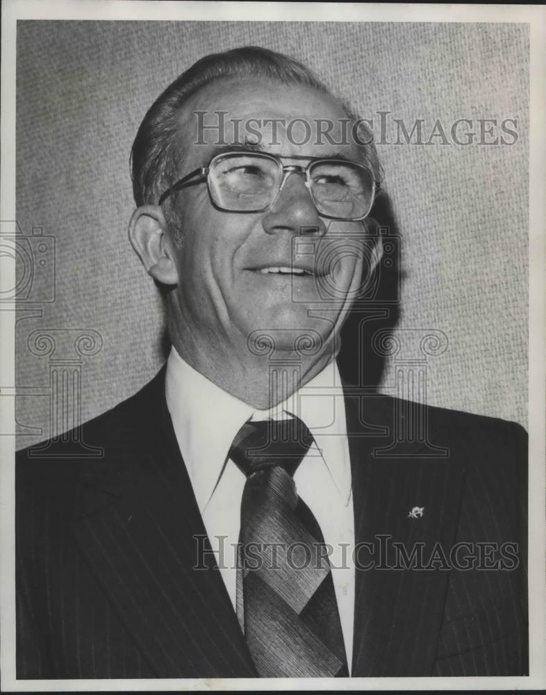 1977 Press Photo Clyde Tidwell, Mr. Crestwood 1977 - abna40287 - Historic Images