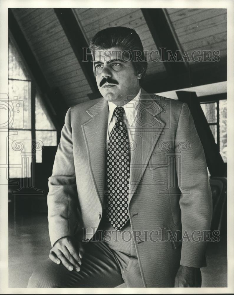 1976 Press Photo Unidentified person inside building - abna40393 - Historic Images