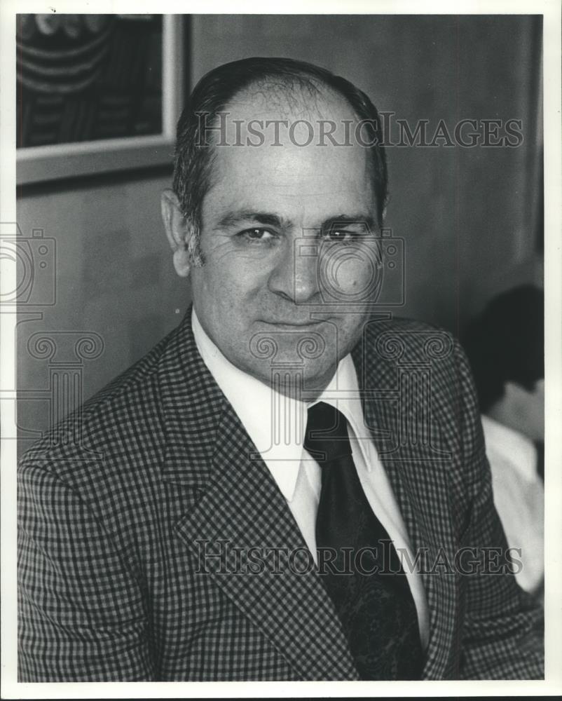 1981 Press Photo Doctor Leon C. Hamrick, President of Lloyd Noland Foundation - Historic Images