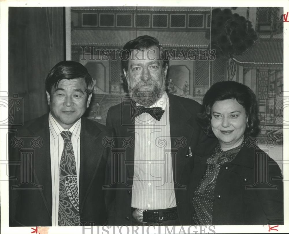 Press Photo Daphne Grimsley, singer, meets with Civic Opera officers, Alabama - Historic Images