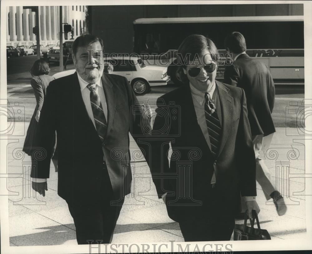 1989 Press Photo Jack Malone with Attorney Doug Jones walking to Federal Court - Historic Images